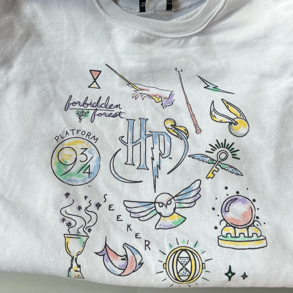 White Harry Potter sweatshirt